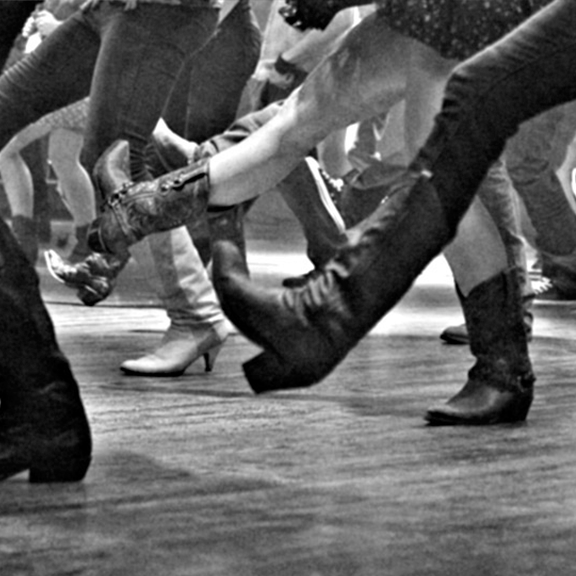 Line Dancing B&W